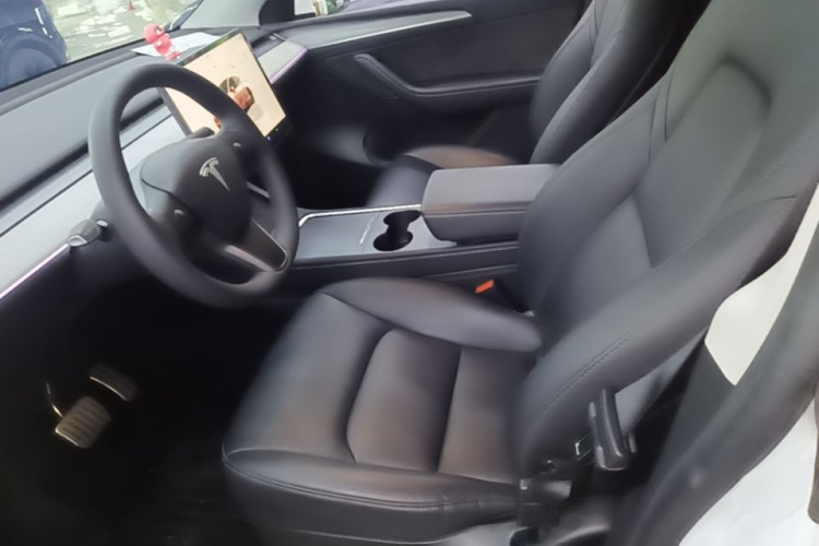 Tesla Model Y 2024 #15 Tesla Model Y 2024 car image #15