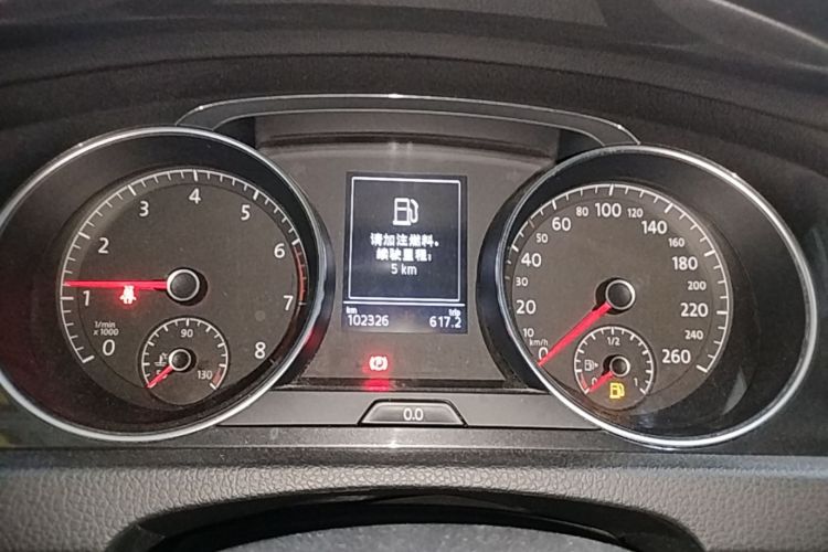 Volkswagen Golf 2018 car image #12