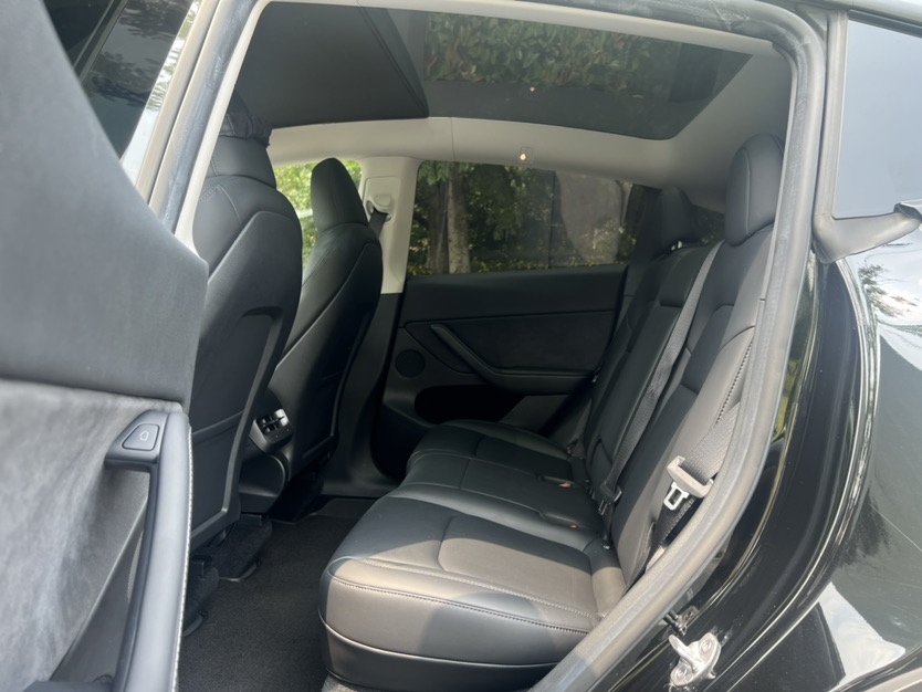 Tesla Model Y 2023 car image #8