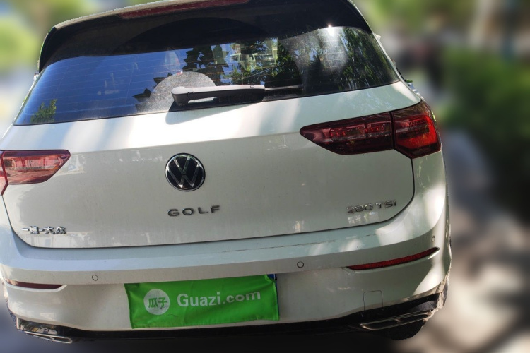 Volkswagen Golf 2025 car image #4