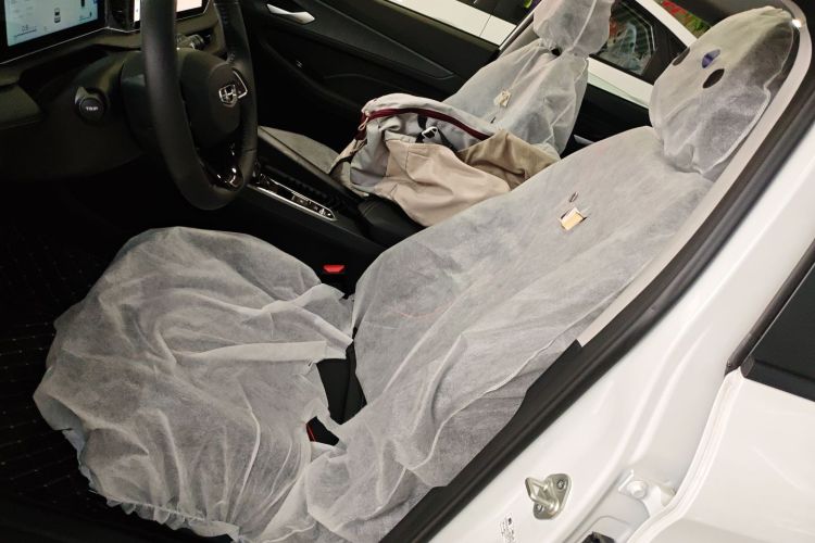 GEELY Binray 2026 #15 GEELY Binray 2026 car image #15