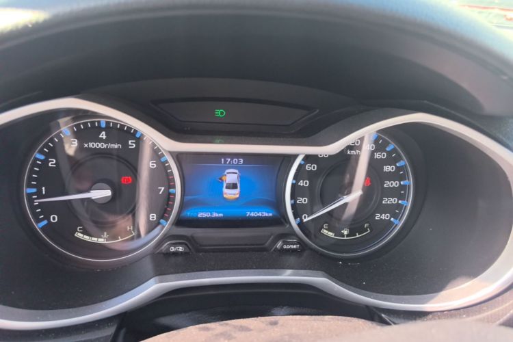 GEELY Emgrand 2017 car image #12