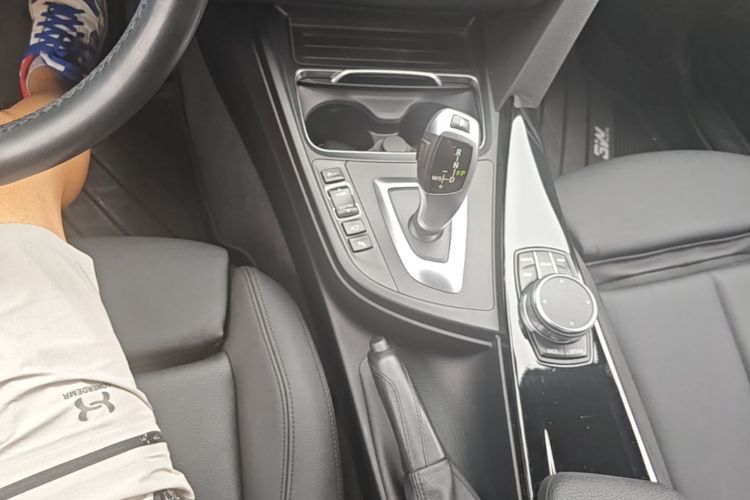 BMW 3 Series GT 2019 #16 BMW 3 Series GT 2019 car image #16