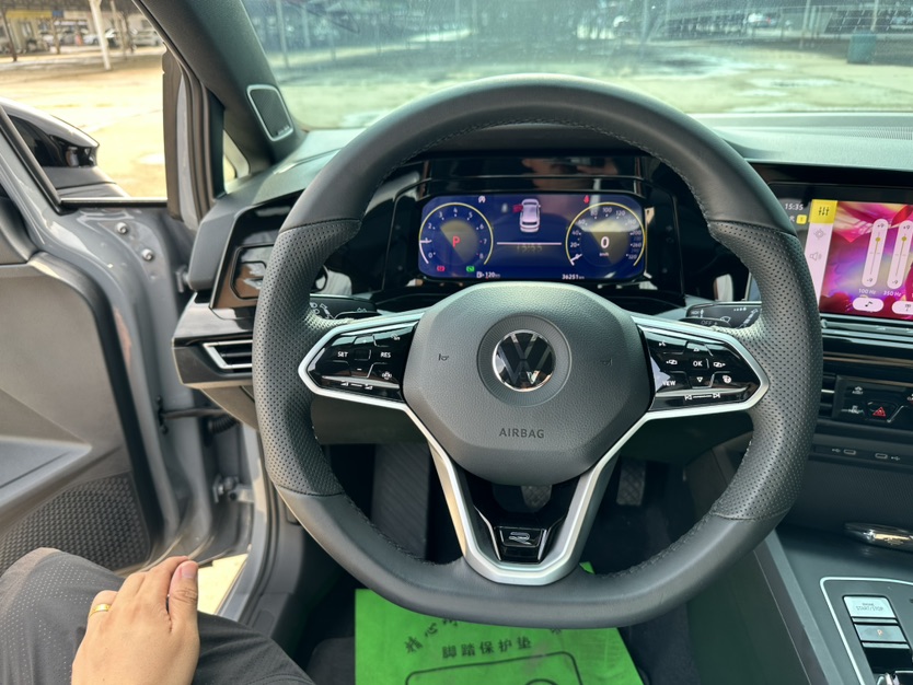 Volkswagen Golf 2022 immagine di auto #11