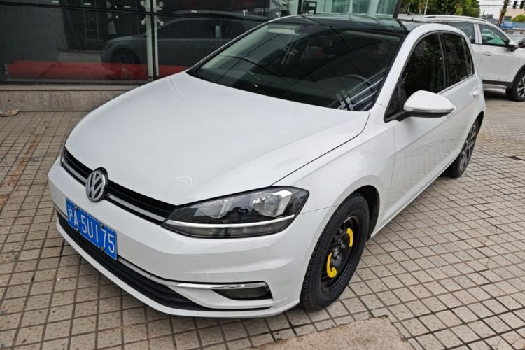 Volkswagen Golf 2020 car image #2