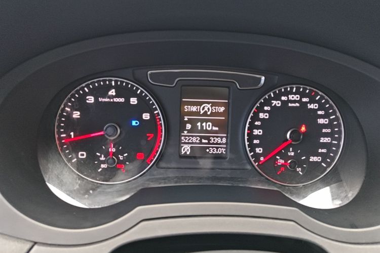 Audi Q3 2019 car image #12