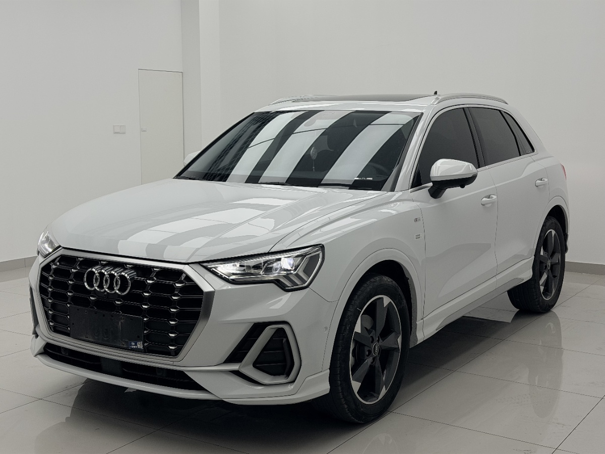 Audi Q3 2022 Audi Q3 2022 car image