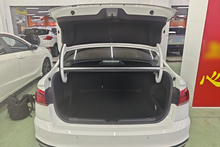 Volkswagen Bora 2023 car image #21