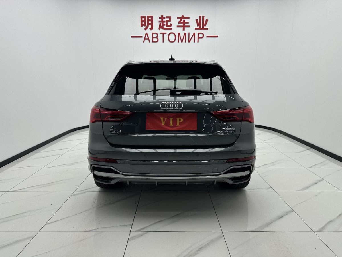 Audi Q3 2022 car image #10
