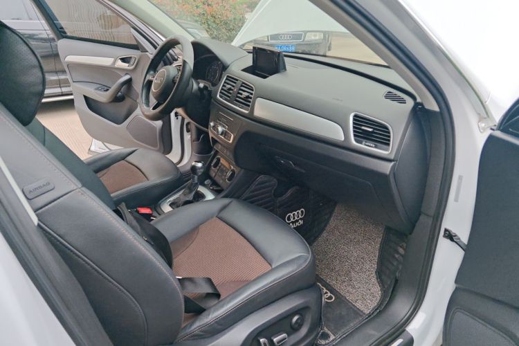 Audi Q3 2017 immagine di auto #27