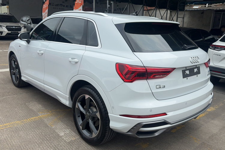 Audi Q3 2022 #4 Audi Q3 2022 car image #4