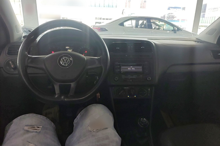Volkswagen Polo 2018 car image #10