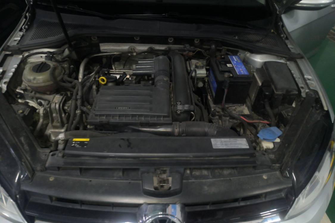Volkswagen Golf 2014 car image #10