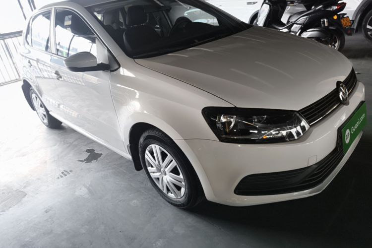 Volkswagen Polo 2016 car image #4