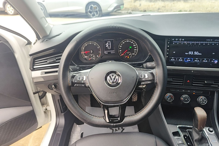 Volkswagen Bora 2020 car image #11