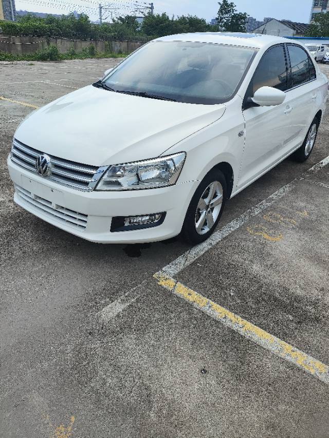 Volkswagen Santana 2016 car image 