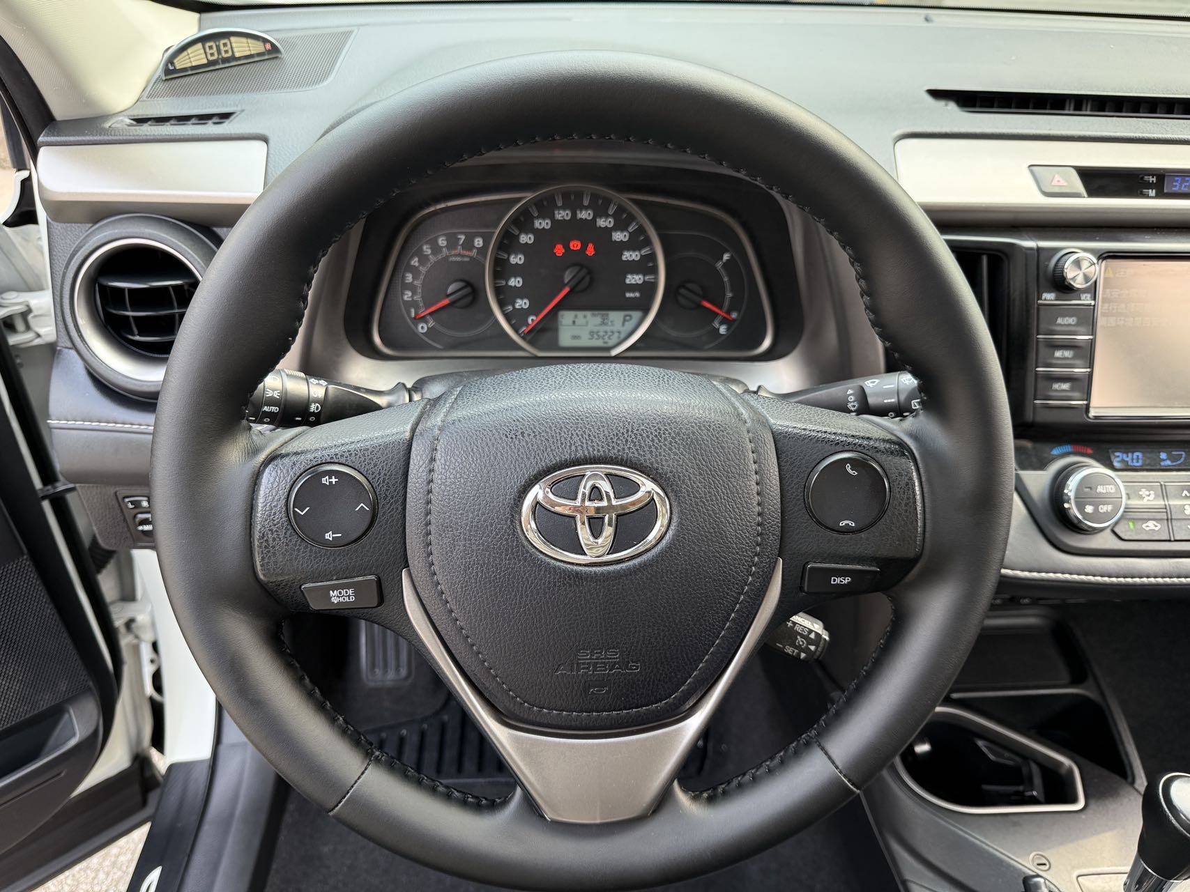 Toyota RAV4 2019 immagine di auto #7