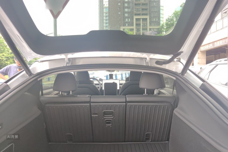 Tesla Model Y 2025 #21 Tesla Model Y 2025 car image #21