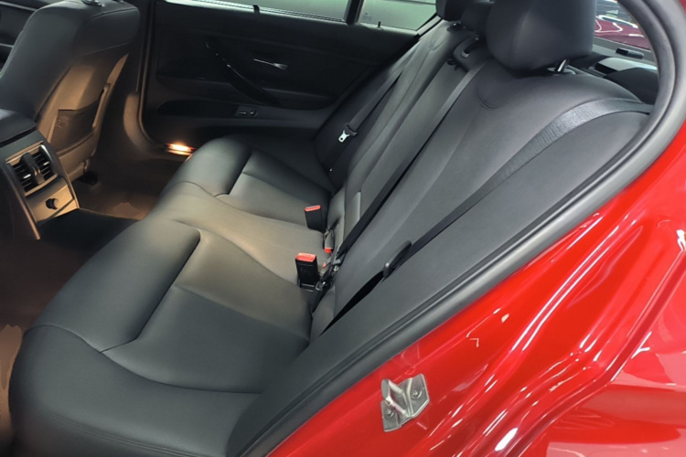 BMW 3 Series 2017 car image #17