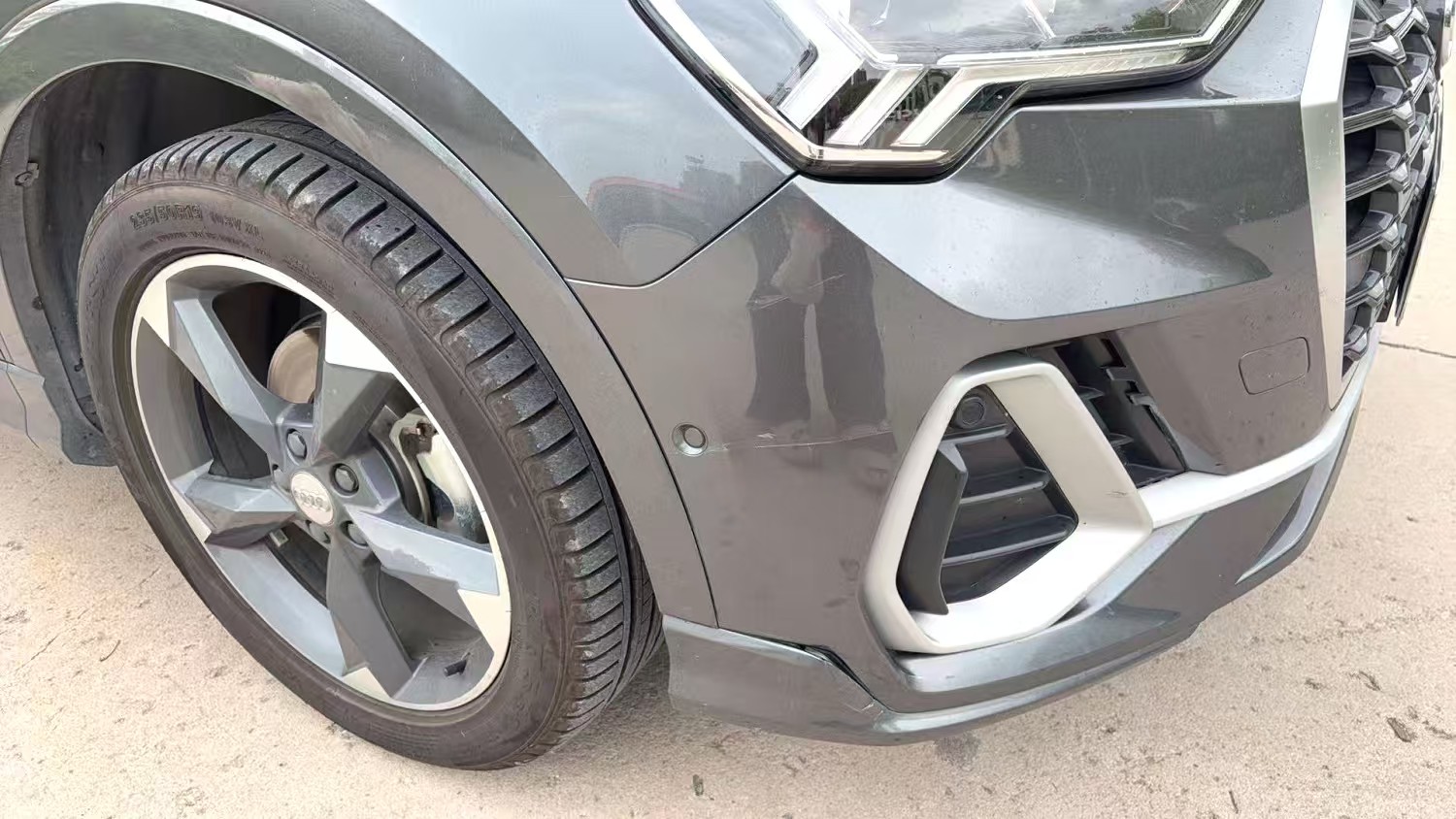 Audi Q3 2023 car image #5