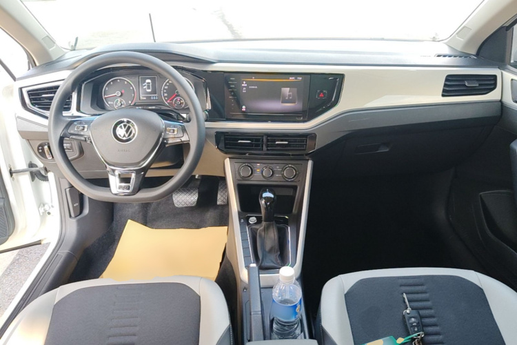 Volkswagen Polo 2021 car image #11