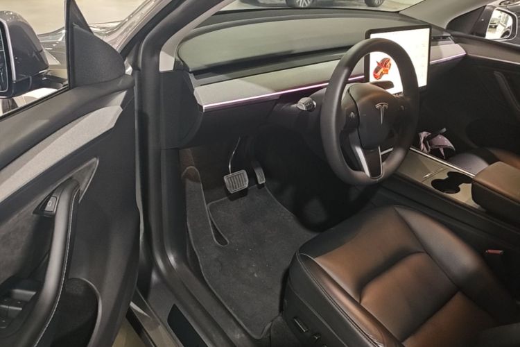 Tesla Model Y 2024 #16 Tesla Model Y 2024 car image #16