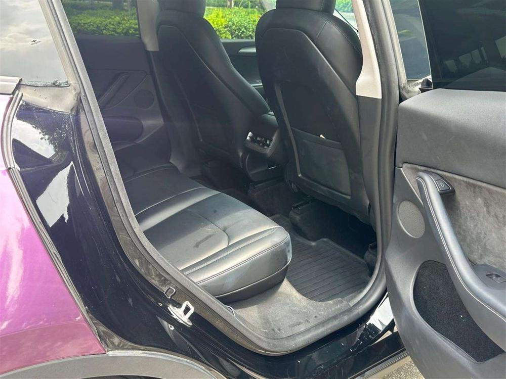 Tesla Model Y 2024 car image #11