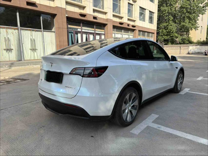 Tesla Model Y 2021 #8 Tesla Model Y 2021 car image #8
