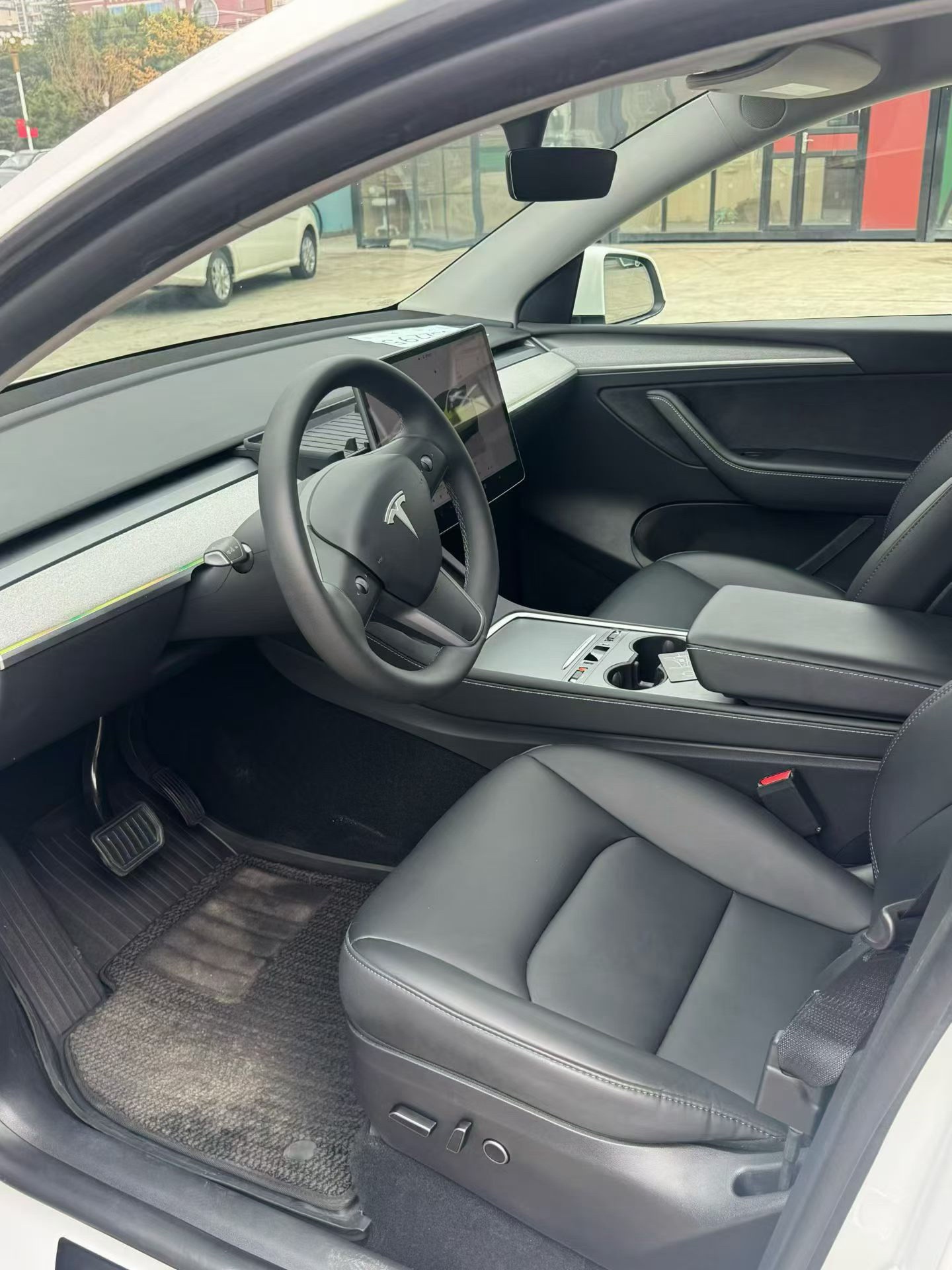 2023 #2 2023 immagine di auto #2