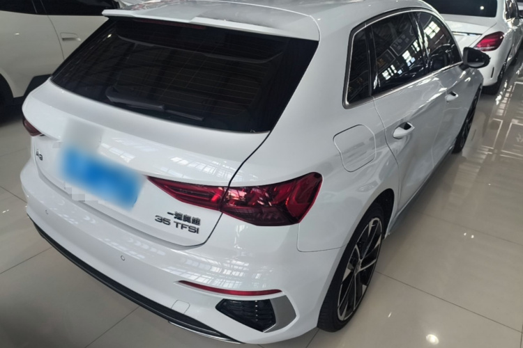 Audi A3 2023 immagine di auto #7