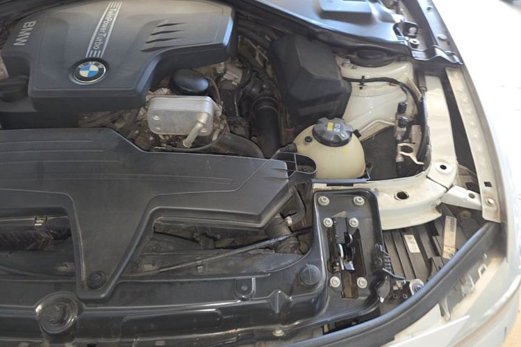 BMW 3 Series 2015 car image #24