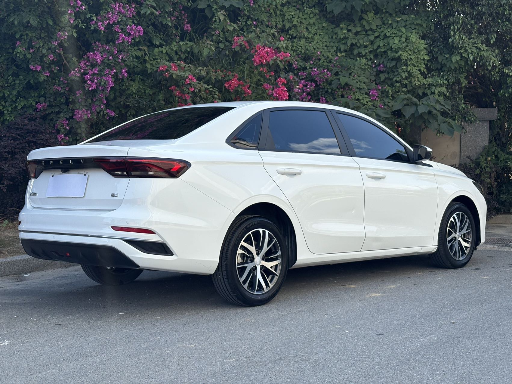 GEELY Emgrand 2023 #7 GEELY Emgrand 2023 car image #7