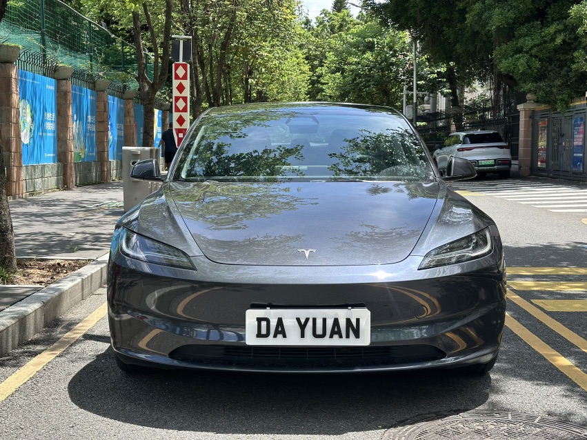 Tesla Model 3 2024 car image #2