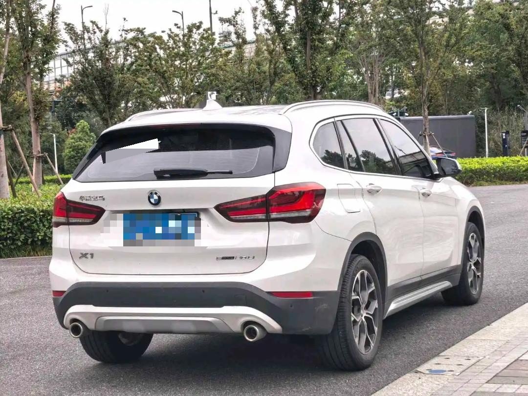 2019 car image #5