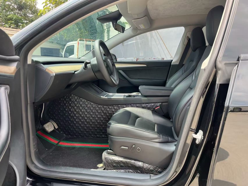 Tesla Model Y 2023 car image #7