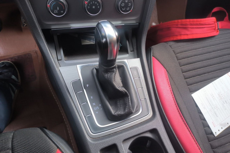 Volkswagen Golf 2015 car image #18