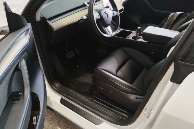 Tesla Model Y 2021 #16 Tesla Model Y 2021 car image #16