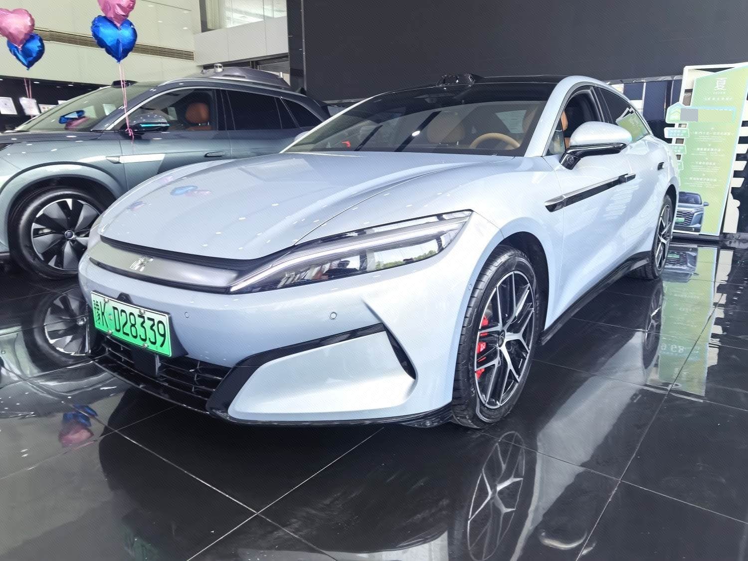 BYD HanL 2025 BYD HanL 2025 car image