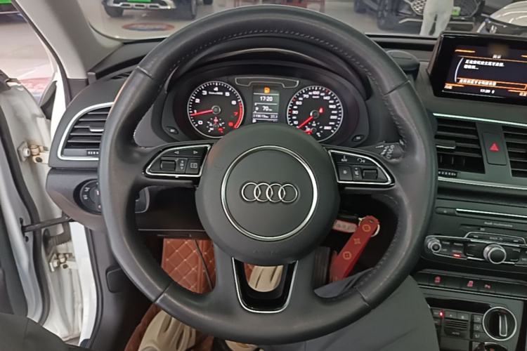 Audi Q3 2018 #19 Audi Q3 2018 car image #19