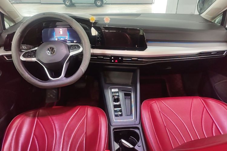Volkswagen Golf 2022 car image #10
