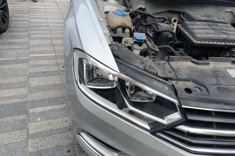 Volkswagen Bora 2016 car image #8