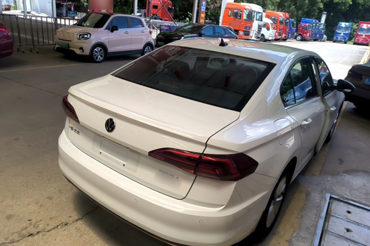 Volkswagen Bora 2021 car image #5