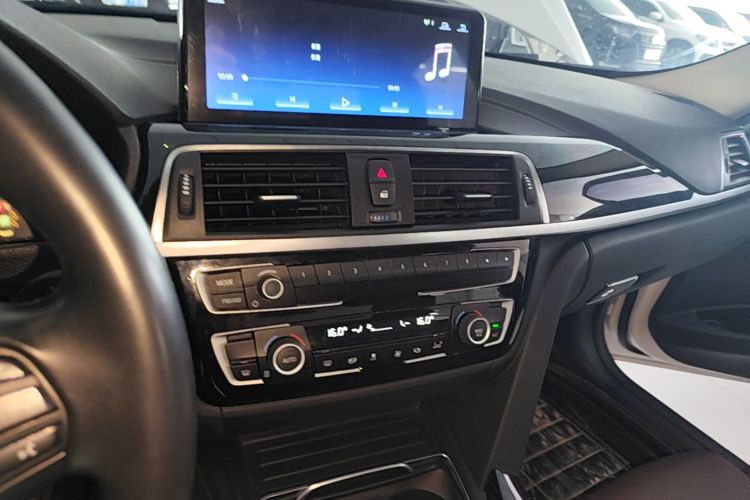 BMW 3 Series 2017 #13 BMW 3 Series 2017 car image #13
