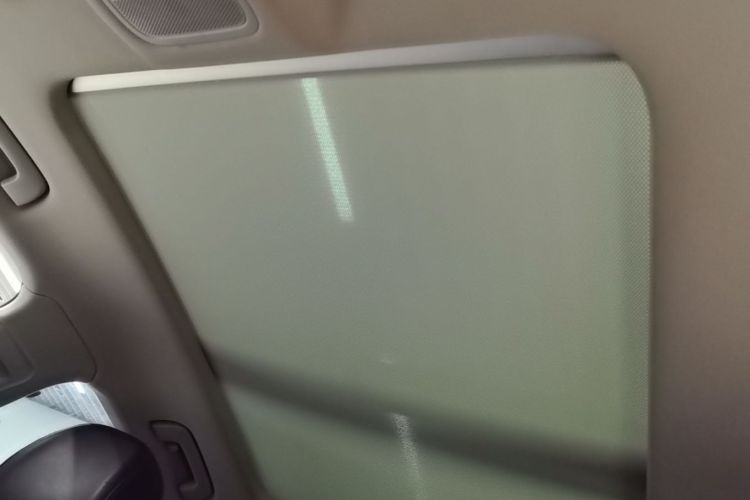 Audi Q3 2017 car image #18