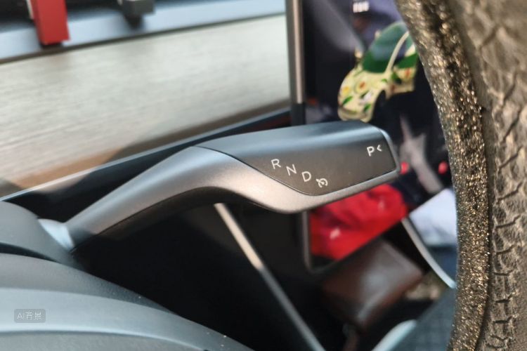 Tesla Model 3 2020 car image #16