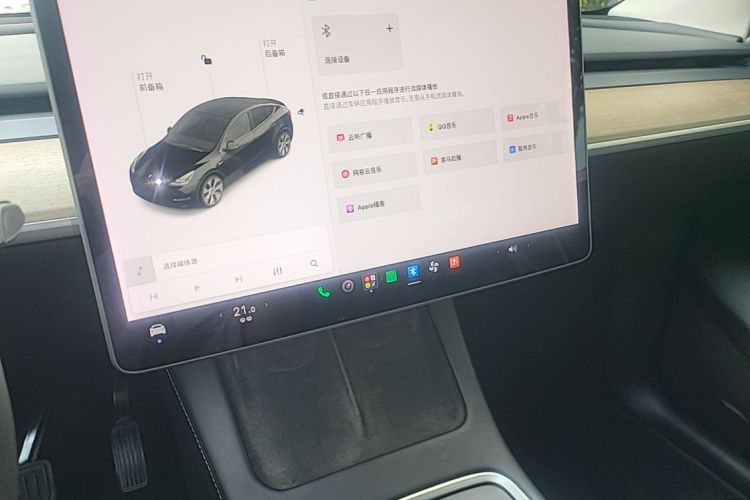 Tesla Model Y 2021 immagine di auto #13