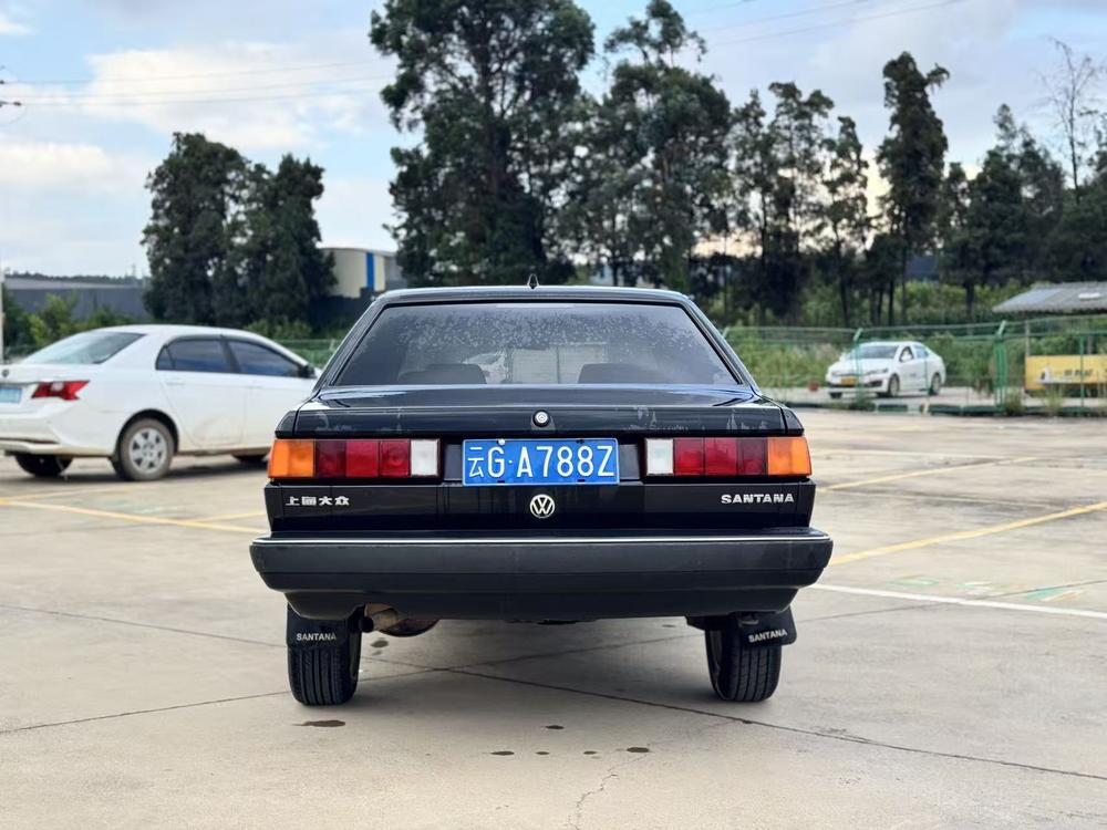 Volkswagen Santana Classic 2012 immagine di auto #6