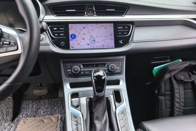 GEELY Emgrand 2019 car image #13
