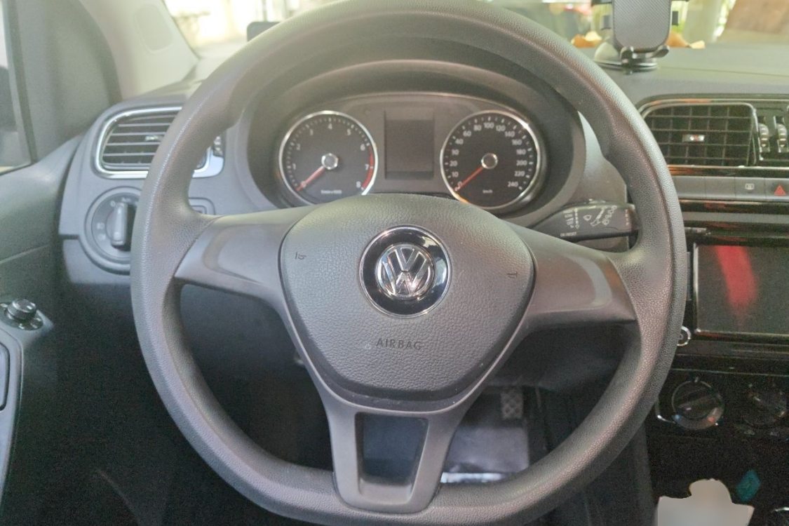 Volkswagen Polo 2014 car image #24