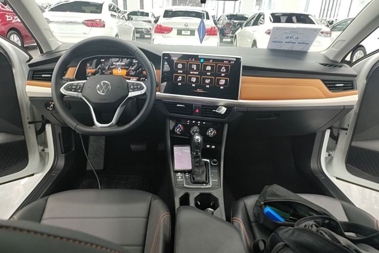 Volkswagen Bora 2025 car image #10